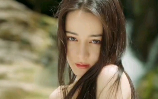 [Dilraba Dilmurat] Do you know what it means to be a luxury fragrance spokesperson without a probati