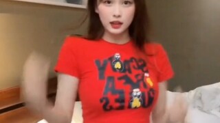想跟哪位小姐姐一起过暑假！