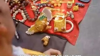 [เต็มเรื่อง]หนุ่มไร้บ้านตื่นมามีตาทอง ซื้อของเก่า 10 บาทได้ 100,000 ล้าน