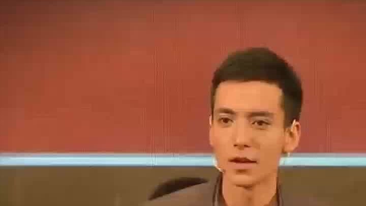 Anh chàng Thanh Hoa diễn thuyết kiểu “Obama”, phong thái ngời ngời, khí thế hừng hực!