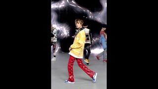 [威神V/WayV] [YANGYANG Focus] WayV 'Turn Back Time' (Rebirth Ver.) @WayV THE STAGE