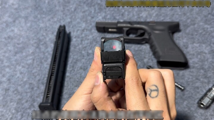 Ngoại hình của Glock 18c đã được nâng cấp lên, đẹp trai quá!