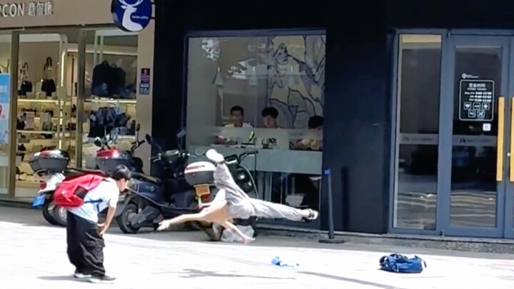 OMG! Two Chinese kids rocked the streets with an epic street-dance battle, going viral and racking u
