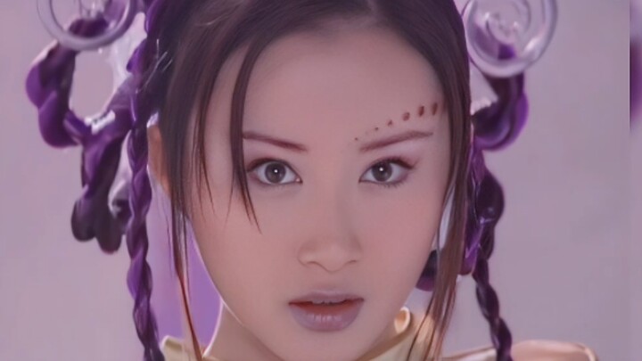 The costume designer for this series must be obsessed with braids—half the cast has braided hairstyl