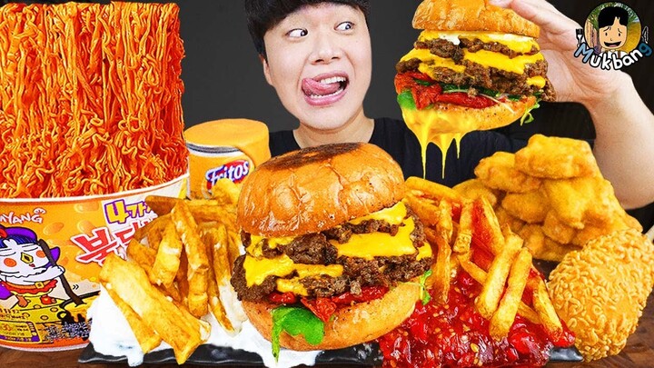 ASMR MUKBANG 직접 만든 햄버거 치즈스틱 불닭볶음면 핫도그 먹방 & 레시피 FIRE NOODLES AND BURGER EATING SOUND!