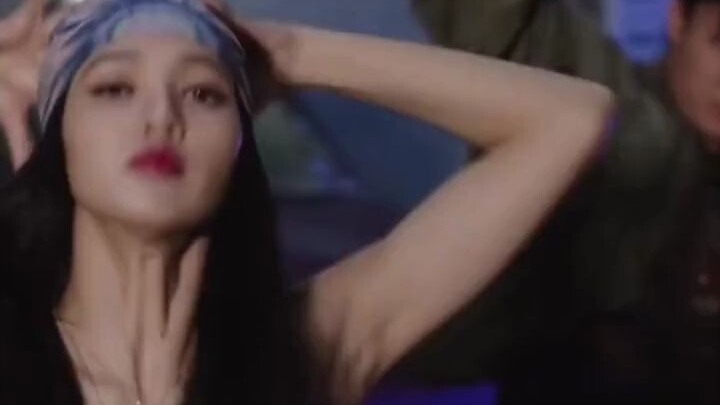 世界上所有的惊喜和好运，都是你累积的人品和善良#blackpink#lisa