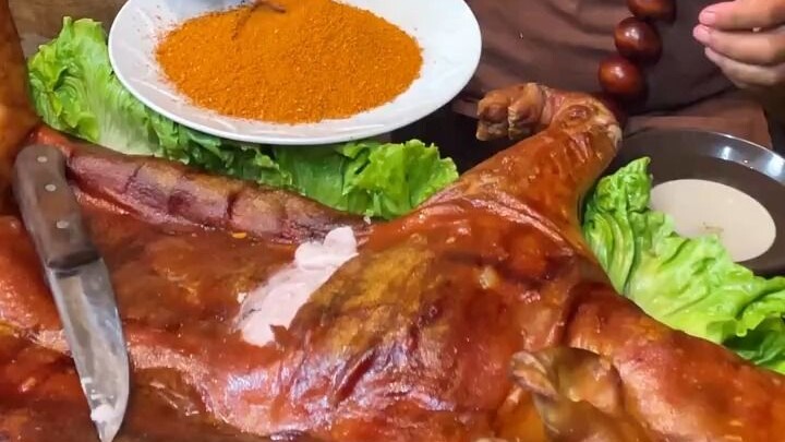 หมูหน้าตาดีกลายเป็นหมูหันย่าง ทำไม! อร่อยมาก! -