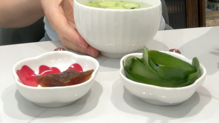เลียนแบบผู้หญิงญี่ปุ่นตอนกินข้าว
