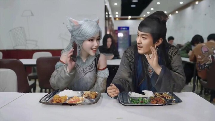 Silver Moon: Brother Zhong, you already hit my master—could you please stop hitting me?