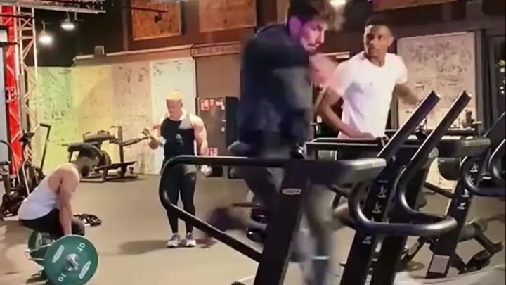 คลิปฮาๆ ในยิม