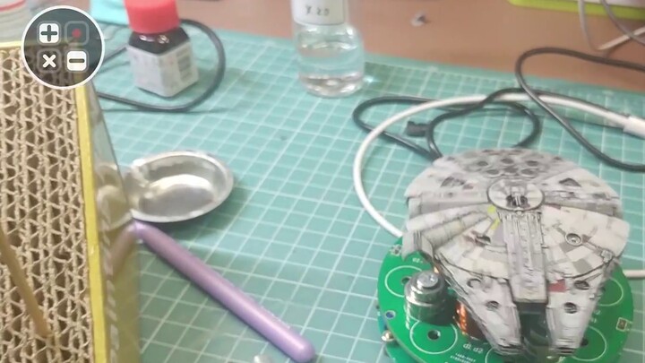 การดัดแปลง Bandai Mini Millennium Falcon สองครั้ง