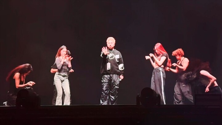 Zhang Jianpeng, the choreographer for Shan Yichun's concert