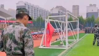 تشو يه، أنا آسف جدًا للتعرف عليك بهذه الطريقة [لعق الشاشة]