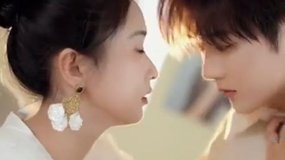 CEO yang lebih muda tampak polos, tapi sangat posesif