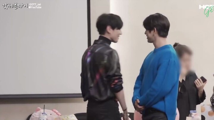 Chắc kiếp trước chó cưng nhà mình đã thiếu thắp mấy nén nhang nên mới rước phải đứa trẻ này.