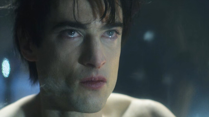 A very good TV series from the DC universe, telling the story of the King of Dreams who has fallen t