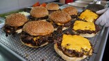 골목 작은매장에서? 오픈 한달만에 하루 200개까지 팔리는! 미국식 더블 치즈버거 / American Onion Cheese Burger / Korean street food