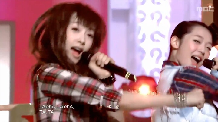 She's the woman who had an entire sea of green lights all to herself at the family concert!!!