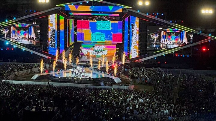 คอนเสิร์ตแห่งความฝัน ช่วงของเมิ่งเมิ่ง แฟนคลับแต่ละคนสุดยอดมาก หูฉันแทบจะด้านไปแล้ว แต่ก็แน่นอนว่าฉั