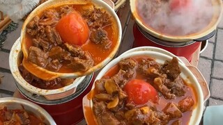 "Mọi người! Đến giờ rồi! Đói chưa～"