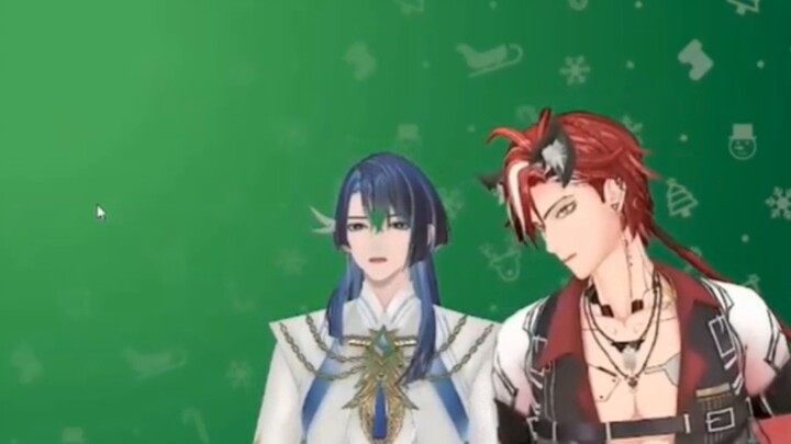 Since ancient times, red and blue have been a couple, right? They quarrel more. I love watching
