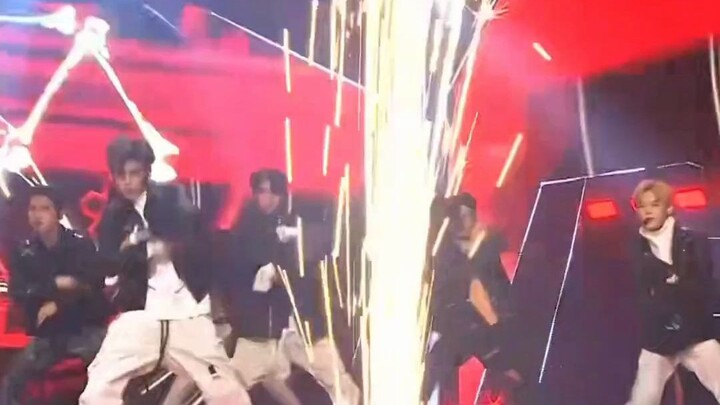 MARK: ตอนที่พี่ D.O. ร้องเสียงสูงตามหลังผม ผมก็รู้เลยว่าผมตกหลุมรักเขาเข้าแล้ว