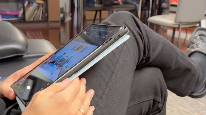 من قال إننا لن نتحمل مسؤولية الطفل الغبي الذي سننجبه؟ نحن مسؤولون عنه حتى النهاية!