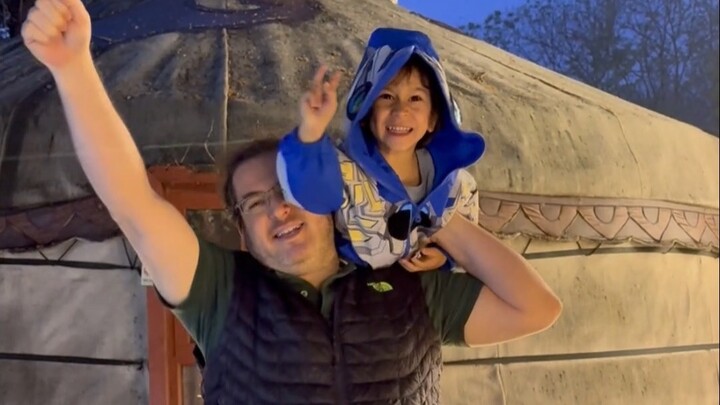 Latte kem tuyết và cuộc phiêu lưu trong lều Mông Cổ