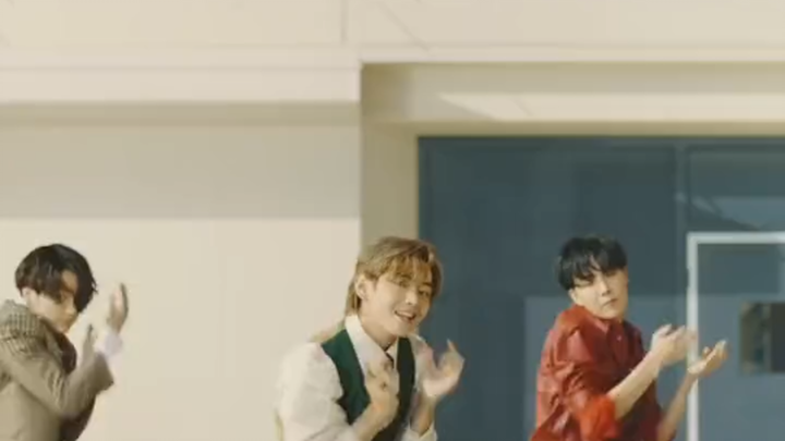 The MVPs of music videos from the Big Four agencies—four familiar groups! #EXO #BTS #TWICE #BLACKPIN