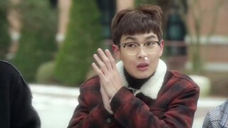 I can't stop laughing. Choi Woo-sik's godly behavior is so deadly hahahahahaha