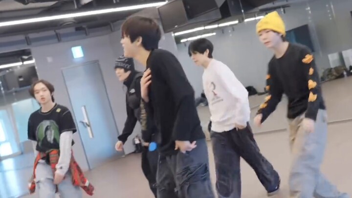 [Sixth Generation Boys Group] Private Clothes Taste Awards Practice Room Private Clothes Outfits are