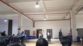 The girls in school danced fight for judge!