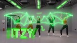 Efek khusus Dance versi Studio ITZY  yang dibuat selama 500 jam