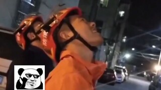 “孩子别跳楼了，叔叔带你上王者啊”
