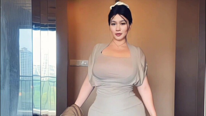 I’m too late, but I had to change my outfit 😅 | 来得太晚但还是要换装 👗 @mianiyla