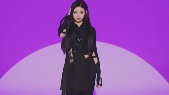 Yi Ren FIRST quay trực tiếp ánh đèn sân khấu