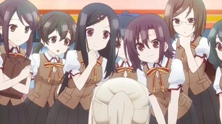 إيليا ترتدي الكيمونو والشيونغسام، واصدقاؤها يسخرون منها بأنها من النخبة في عالم المودة