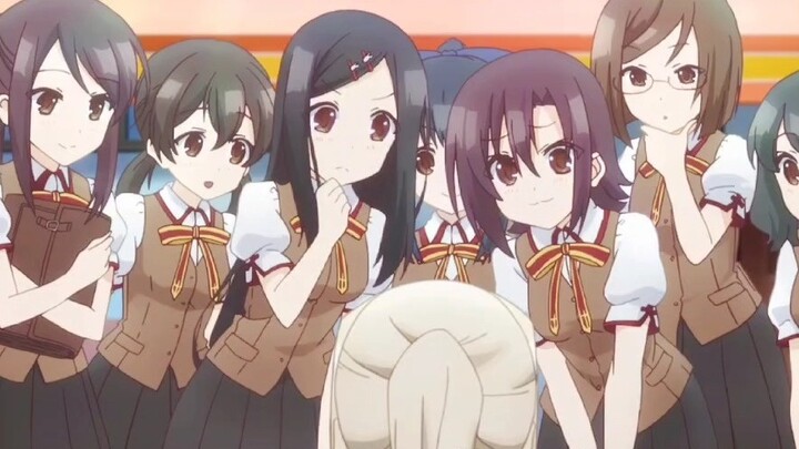 Illya mengenakan kimono dan cheongsam, dan dikritik oleh teman-temannya sebagai elit di dunia imut