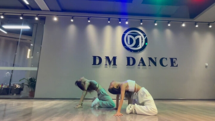 [Meiyangyang Choreography] Vũ đạo theo phong cách hoang dã của riêng Yangyang HyunA red