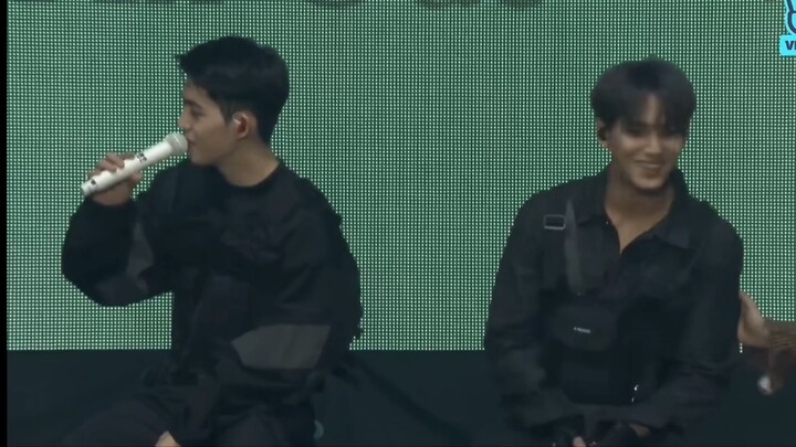【เซเว่นทีน】บอกเล่าสิ่งที่คาดหวังจากสมาชิกที่นั่งทางขวามือ ช่วงพูดคุยอบอุ่นและชวนขำ