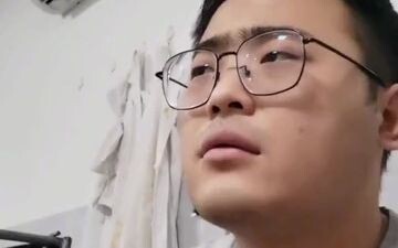 Để các bạn xem màn quát mắng đầy phẫn nộ của một anh em đến từ trại heo