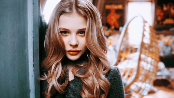 [Darkness/Demon Girl/Monster Beauty] "Ssst, tutup mulutmu yang cantik"
