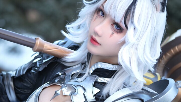 A female demon beast like this… isn’t impossible either.