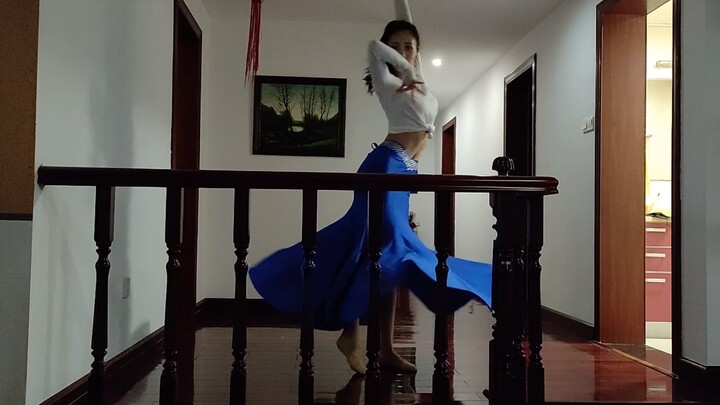 When dance students start taking online classes, the "Dai" dance cover of "Peacock" in history is th