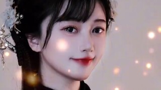 ไม่ใช่หยก แต่เป็นสีแดง เธอมีความงามเหมือนสามีที่เสียชีวิตไปแล้ว