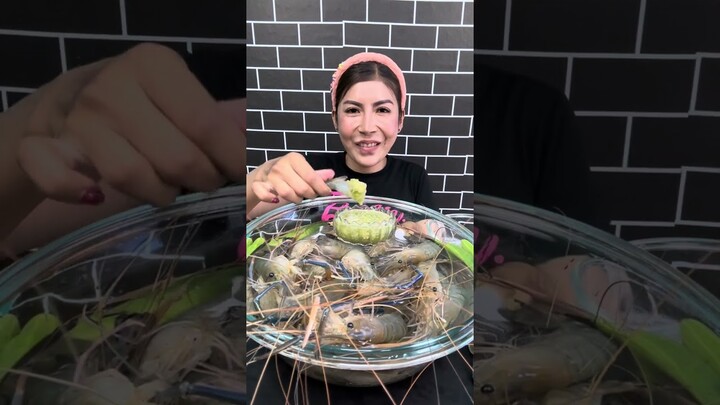 กุ้งแม่น้ำดิบๆ