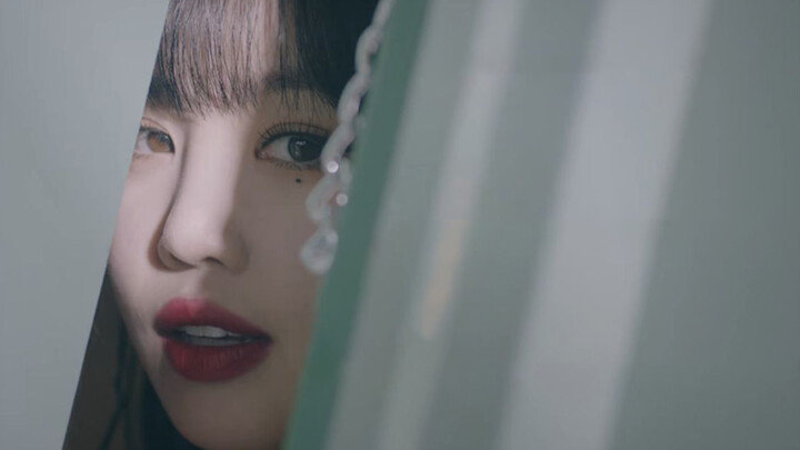 A girl covers (G)I-DLE's "DUMDI DUMDI" in ways of YG