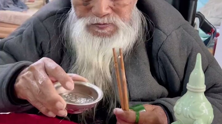 การที่ทั้งครอบครัวมานั่งล้อมวงกินข้าวกับคุณปู่วัย 107 ปี มันจะเป็นยังไงนะ? #สะใภ้เล่าเรื่องความสุขกั