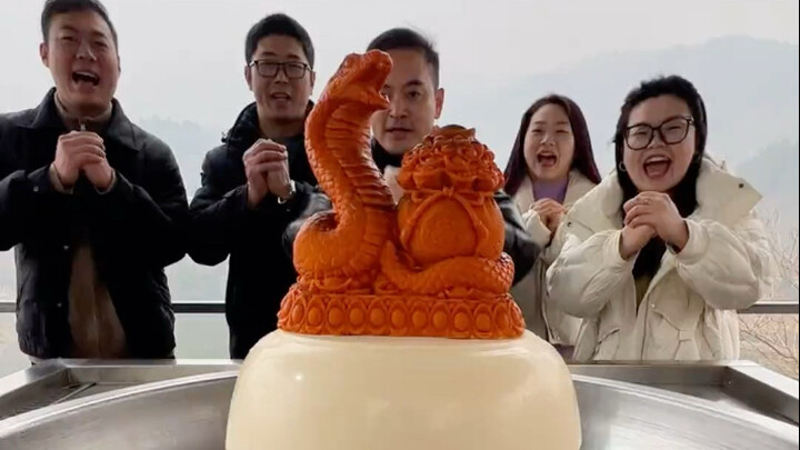 Wishing everyone a prosperous Year of the Snake and abundant wealth!