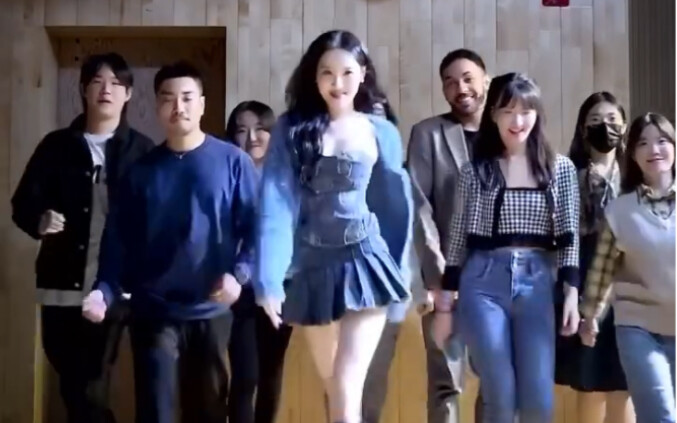 Sunmi và thử thách Stranger Challenge của người hâm mộ